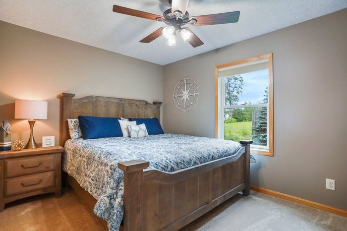 1st Floor King Bedroom