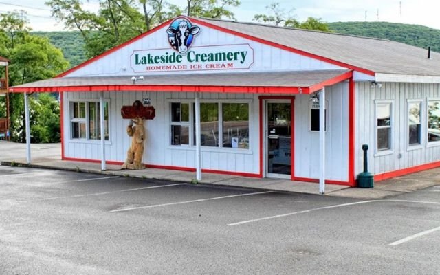 Lakeside Creamery